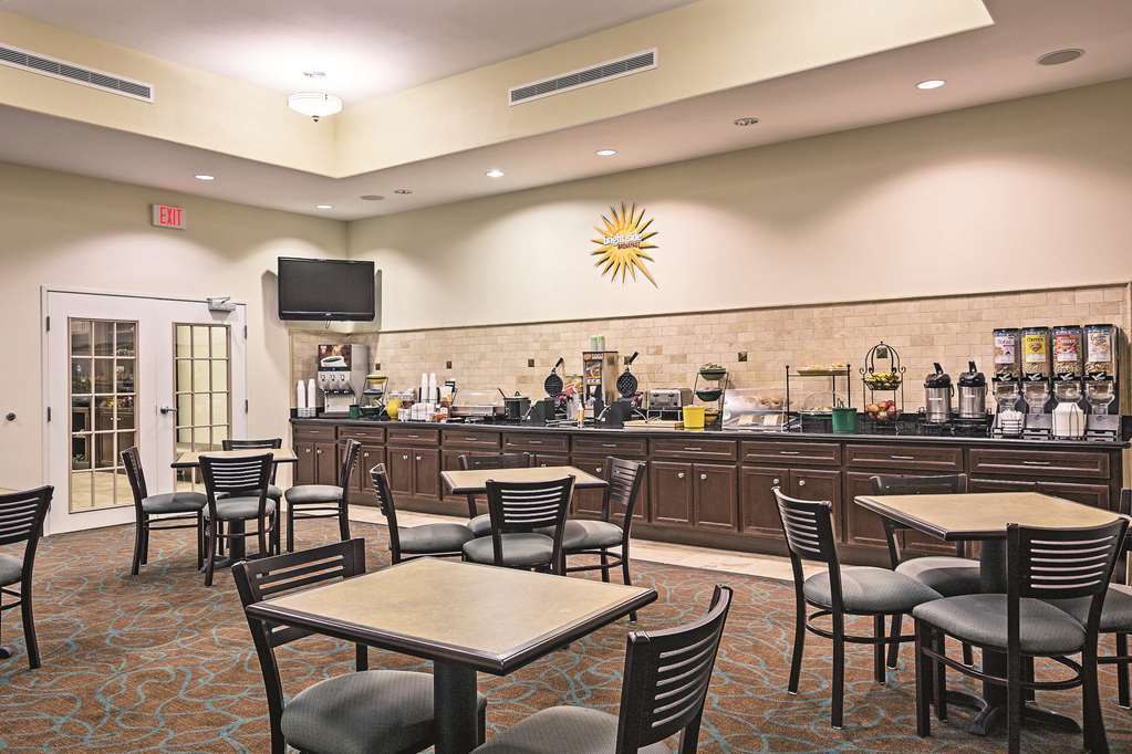 休斯顿新凯尼温德姆拉昆塔套房酒店 New Caney 餐厅 照片